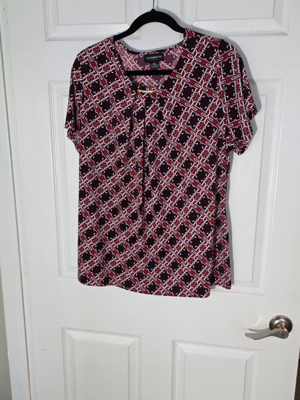 Liz Claiborne womens geo pattern pleated blouse size M soft stretch casual